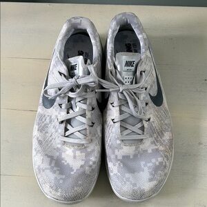 Nike Men's Grey Camo Knit Athletic Trainers